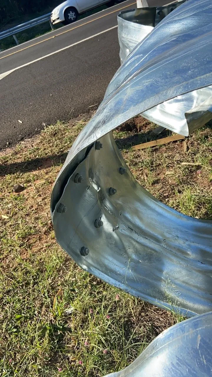 SGET End Terminal post-impact — Incident 4, photo 2